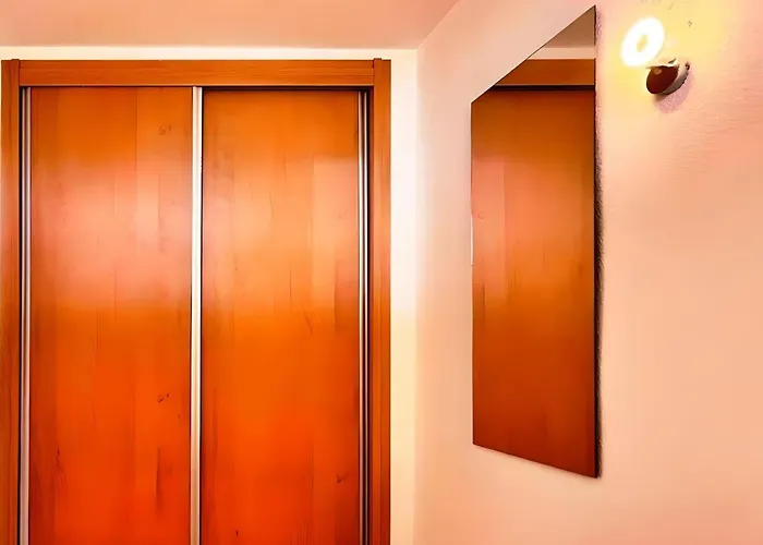 Seaview Friendly 8 *