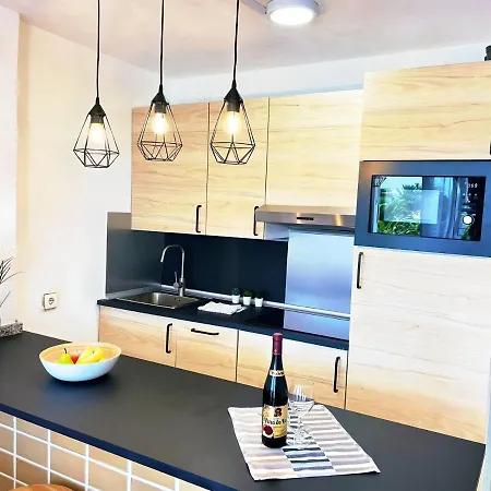 Hébergement de vacances Seaview Friendly 8 *
