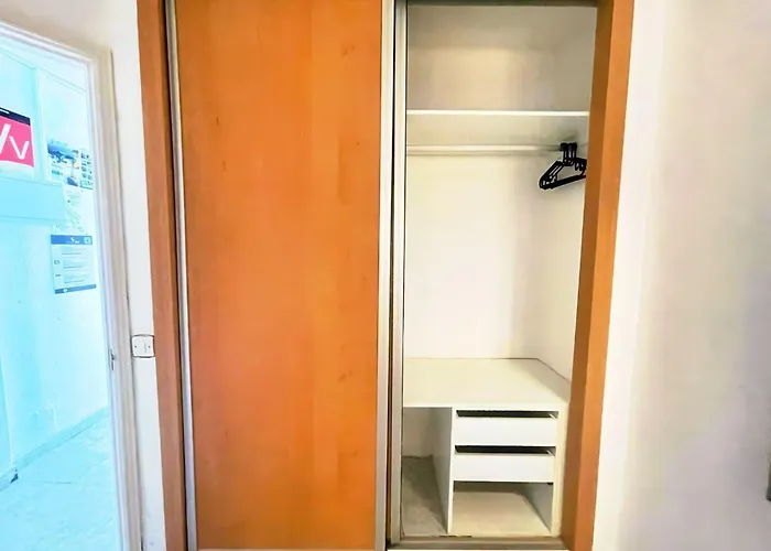 Seaview Friendly 8 *