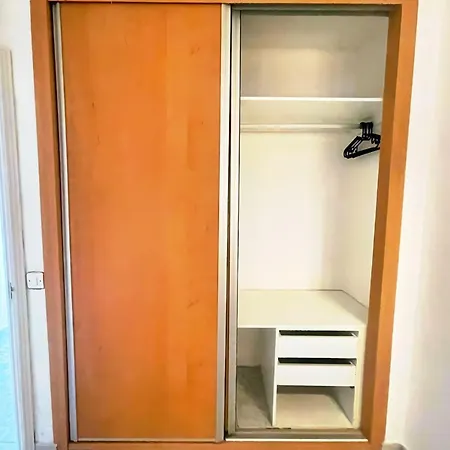 Seaview Friendly 8 *